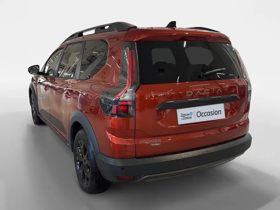 Dacia Jogger 1.8 hybrid 155 limited edition 7p. AUTOMAAT NAVI AIRCO CAMERA CRUISE CONTROLE APPLE CARPLAY ANDROID AUTO LM VELGEN 7 STOELEN !!LET OP RIJDENDE DEMO VRAAG NAAR ACTUELE KMSTAND!!!