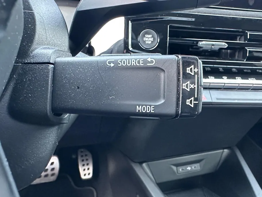 Renault Clio 1.8 Hybrid 160 esprit Alpine | Harman & Kardon | 360 Camera | Stoel- & Stuurverwarming | Apple Carplay & Android Auto | Direct Beschikbaar | Rijdende Demo |
