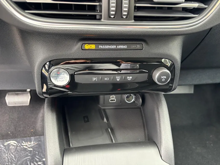 Ford Kuga 2.5 PHEV Titanium | Driver Assistance Pack | El. Trekhaak | 4000,- Ready Set Ford Bonus | uit voorraad leverbaar !
