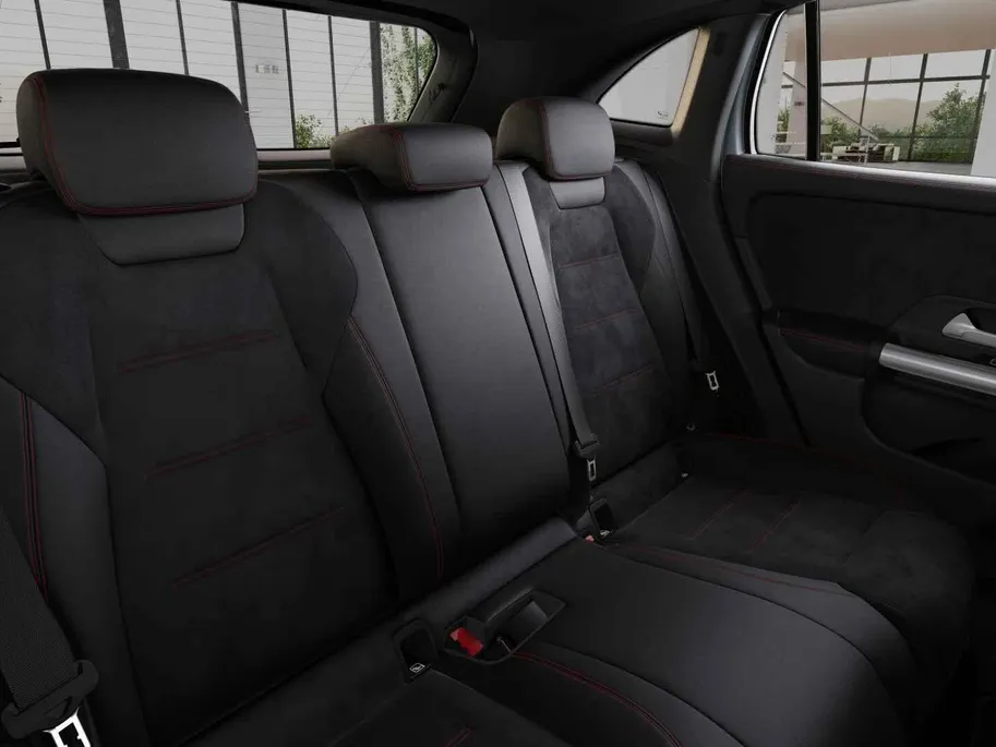 Mercedes-Benz GLA 250 e 140 Years Edition
