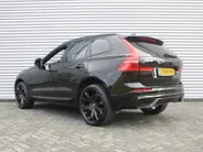Volvo XC60 2.0 T8 Plug-in hybrid AWD Ultimate Black Edition | Trekhaak elektr. | Luchtvering | Schuifdak | Leer | Geheugenstoelen | B&W audio | Stoelventilatie | Winterset | Zeer nette auto |