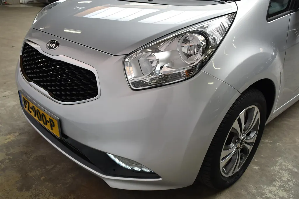 Kia Venga 1.4 CVVT 90pk Summer Edition Navigatie, Panoramadak, Trekhaak.