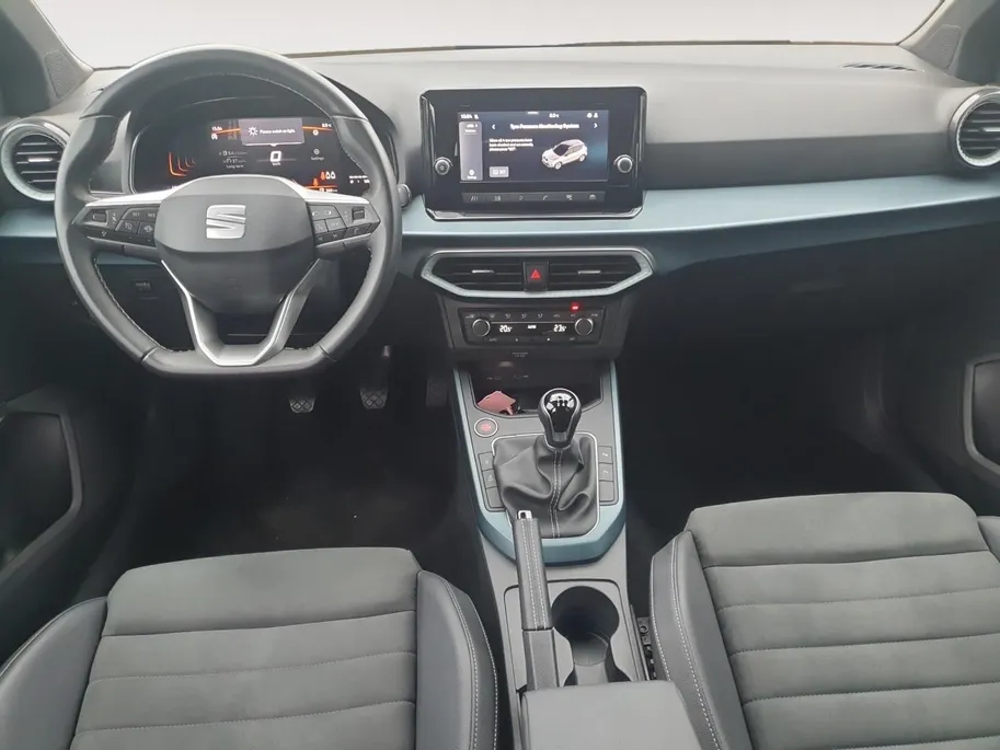 SEAT Arona Xperience | Climate control | Adaptieve cruise control | Camera | Apple CarPlay / Android  | Parkeersensoren voor en achter |