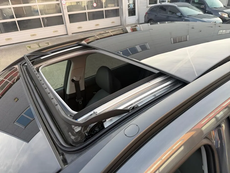 Hyundai Kona 1.6 GDI HEV Premium Sky | Schuif-/kantel dak | Navigatie | Apple Carplay/ Android Auto | Stoelventilatie | Stuur/ Stoelverwarming |