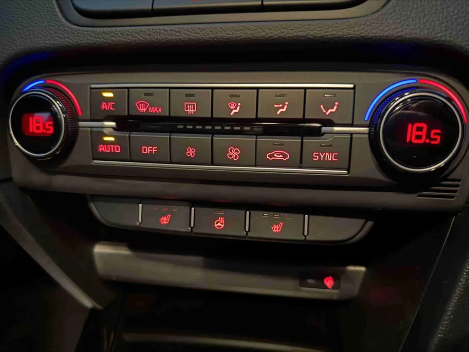 Kia Ceed 1.0 T-GDi 100pk Design Edition| Navigatie | Camera | Stoel/Stuur Verwarming | JBL!