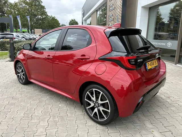 Toyota Yaris 1.5 Hyb. Executive | PDC v/a | Stoelverwarm. | Blindspot |
