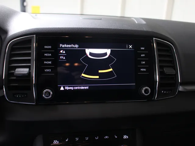 Škoda Karoq 1.0 TSI Business Edition Navigatie | climate Control | Stoelverwarming |