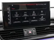 Audi Q5 50 TFSIe 299pk S-tronic S edition · Camera · Wegklapbare Trekhaak · Apple/Android Car Play · Navigatie · 20'' Inch ·