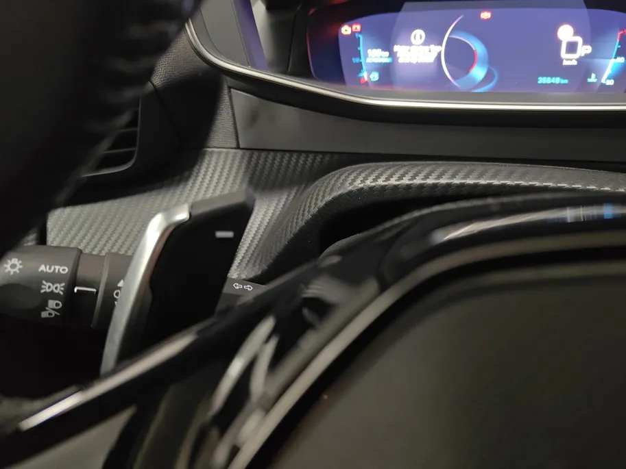 Peugeot 208 1.2 PureTech Allure AUTOMAAT NAVI AIRCO CAMERA APPLE CARPLAY ANDROID AUTO DEALER ONDERHOUDEN 5 DEURS ZEER MOOIE AUTO