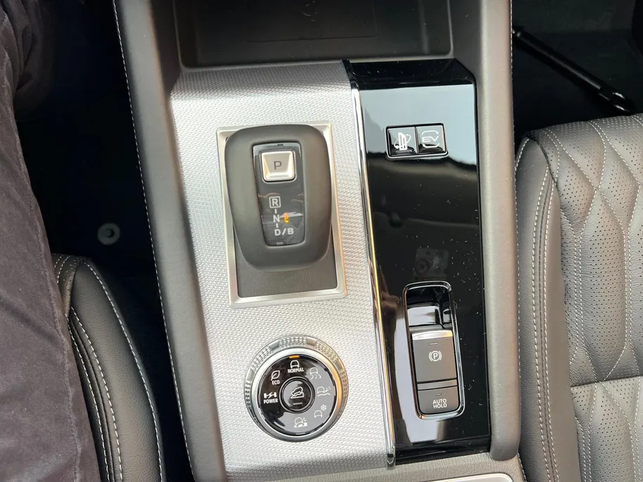 Mitsubishi Outlander 2.4 PHEV Instyle € 5.000 euro korting eigen voorraad| 8 jaar garantie| Snel leverbaar | Totaalprijs op is op.m26