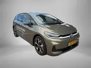 Volkswagen ID.3 Neo Life 50 kWh accu 170 PK Elektr. aandrijving ·  Comfort Pakket · Steunhaak voor fietsendrager, afneembaar · Zijruiten achter en achterruit getint ·