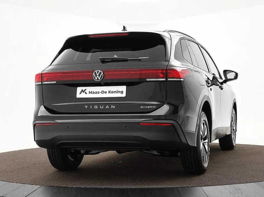 Volkswagen Tiguan Limited Edition 1.5 eHybrid 204 PK 6 versn. DSG · Design Pakket Dark · Trekhaak inklapbaar, met elektrische ontgrendeling, incl. aanhangermanoeuvreerhulp Trailer Assist · Voorraad OUTLET · Prijs is inclusief inruilpremie ·