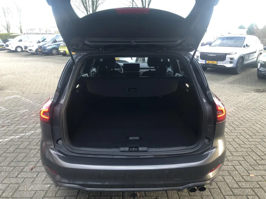 Ford Focus Wagon 1.0 EcoBoost Hybrid ST Line GROOT NAVIGATIESCHERM.