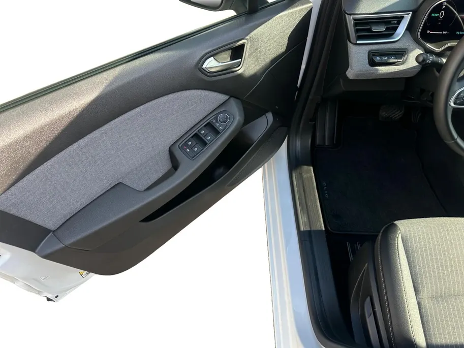 Renault Clio 1.6 E-Tech Full Hybrid 145 techno | Automaat | Navigatie | Apple Carplay & Android Auto | LMV | Cruise & Climate Control | Camera | Parkeersensoren | 12 Maanden BOVAG Garantie