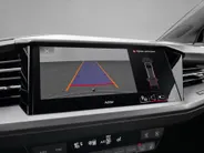 Audi Q4 e-tron 40 Advanced edition 204pk 77 kWh · Leder · Trekhaak · Camera + Parkeersensoren · Apple/Android Car Play · Stoelverwarming ·
