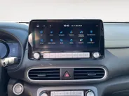 Hyundai Kona EV Premium 64 kWh | LAGE KM STAND! | Leder | Stoel- stuurverwarming | Navi