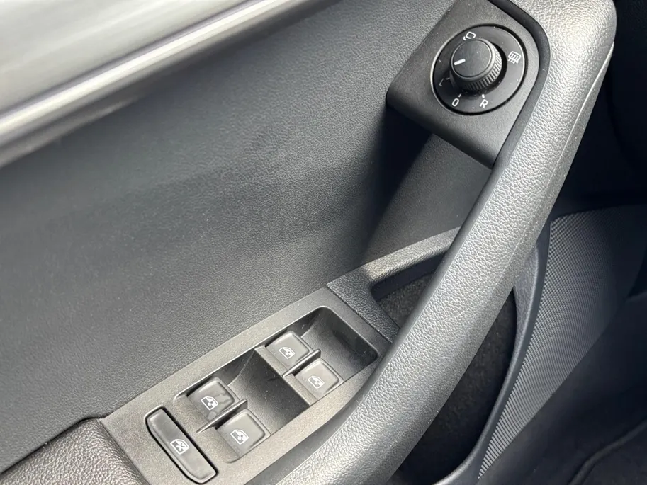 Škoda Octavia Combi 1.0 TSI Greentech Business Edition Plus | Weinig kilometers! | Afneembare Trekhaak | Achteruitrijcamera | Apple Carplay/Android Auto | Climate Control | 12 maanden garantie! |