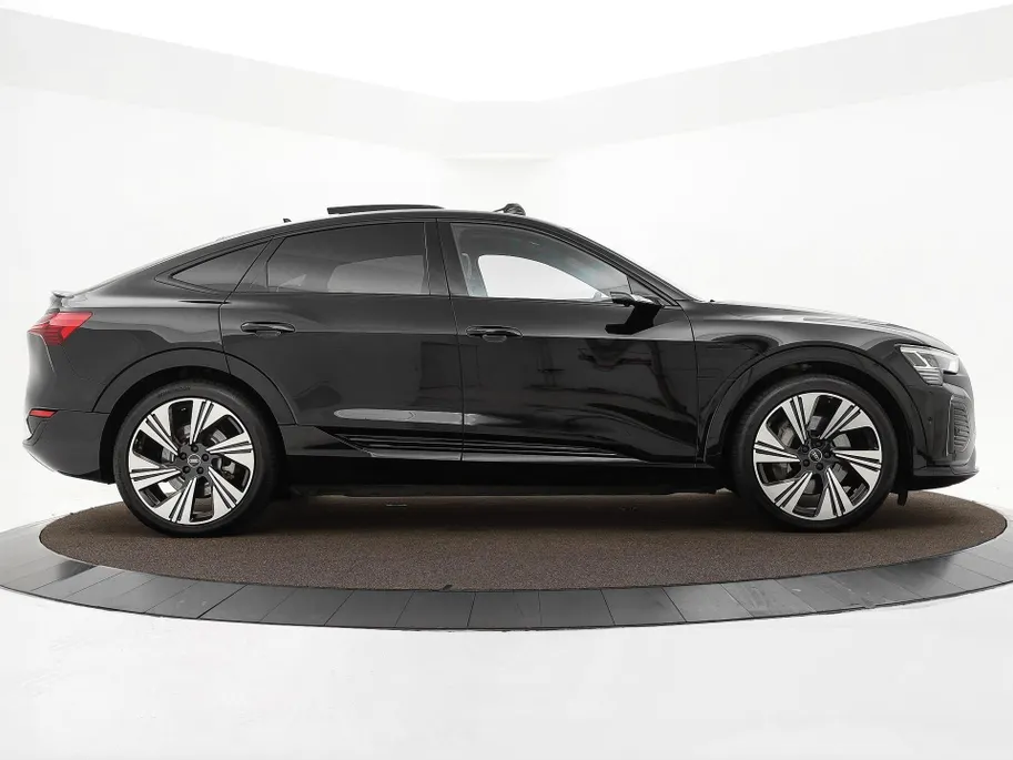 Audi Q8 Sportback e-tron 55 quattro S Edition 408pk / 115 kWh · SOH 93,6% · Panoramadak · 360 Camera · Luchtvering · Keyless · 360 Camera · Keyless · Matrix LED · 22'Velgen ·