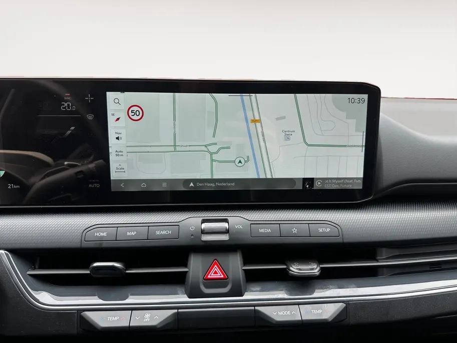 Kia K4 1.0 T-GDi MHEV GT-Line Launch Edition (pano) | Stoel/stuurverwarming | wireless carplay & Android Auto | Fabrieksgarantie t/m 6-2036 + 3x 1 jaar* | Metallic lak |