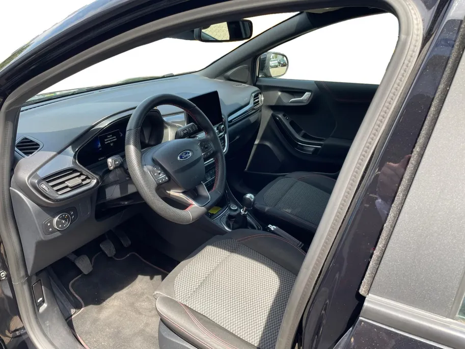 Ford Puma 1.0 EcoBoost Hybrid ST-Line | Trekhaak | Stuur stoel en voorruitverwarming | Navigatie | Lm velgen