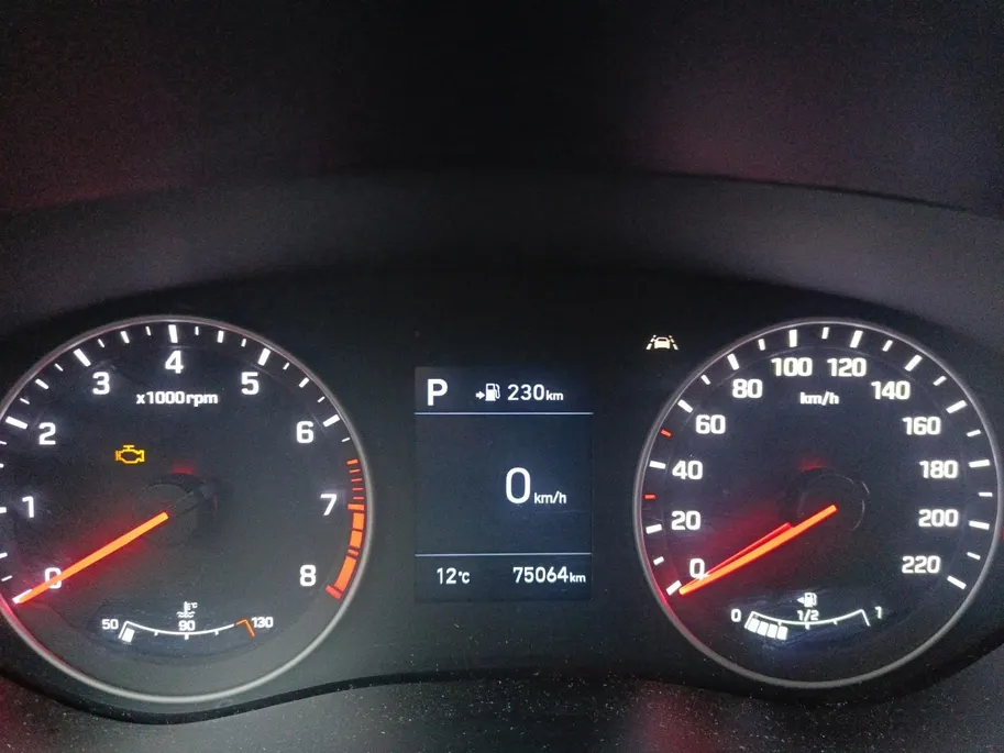 Hyundai i20 1.0 T-GDI Comfort Automaat | All weatherbanden | Trekhaakl | Navigatie | Camera |