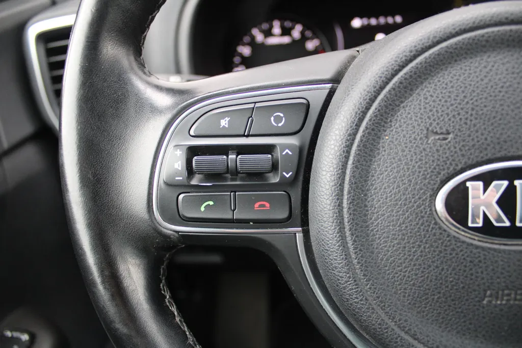 Kia Sportage 1.6 GDI First Edition | 17' LM | Navi | Airco | Cruise | Camera | PDC | Trekhaak |