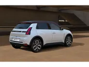 Renault 5 urban range techno 40 kWh Nu uit voorraad leverbaar met Gratis 5 jaar fabrieksgarantie en € 1.300,- Zeeuw & Zeeuw korting !