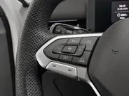 Volkswagen T-Roc 1.5 eTsi 150pk DSG R-Line First Edition · Camera · Apple/Android Car Play · Navigatie · Wegklapbare Trekhaak · Elek. Achterklep · 18'' Inch ·
