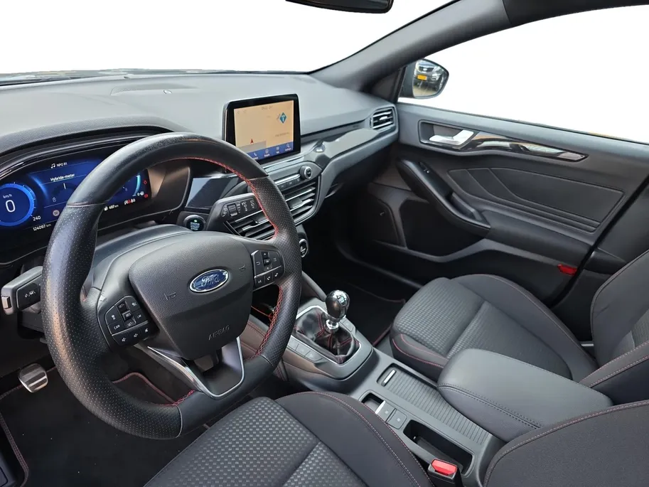 Ford Focus Wagon 1.0 EcoBoost Hybrid ST Line X Business | 1e eigenaar | Dealer onderhouden! | Panoramadak | Winterpack | Adapt. Cruise | B&O Audio | 18' inch velgen | 12 maanden garantie