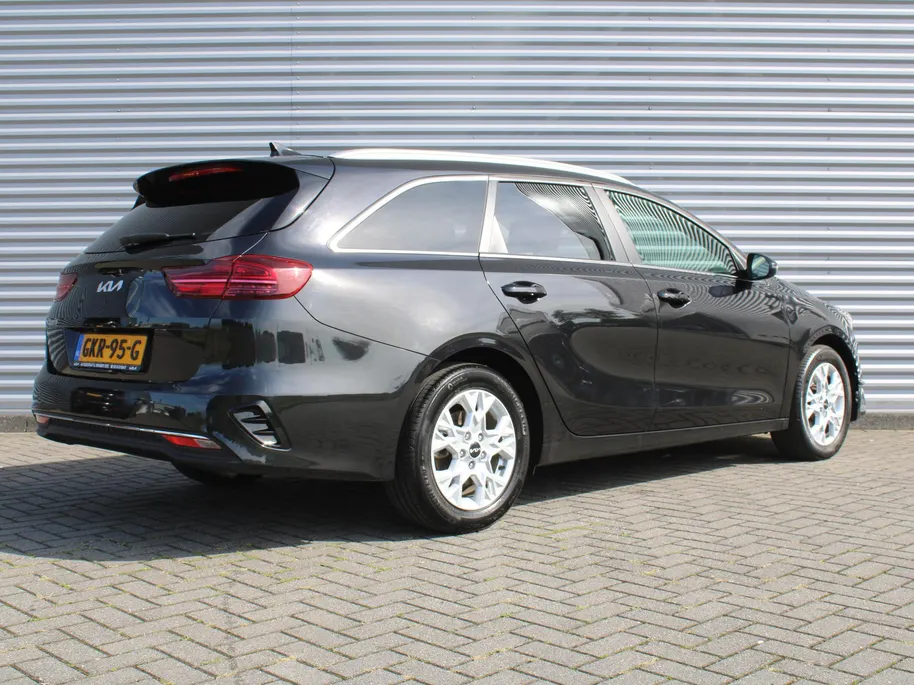 Kia Ceed Sportswagon 1.0 T-GDi DynamicPlusLine | Stoel- & stuurverwarming | Camera | Clima | Cruise | LED | Navi | Elek. achterklep | 16' LM |