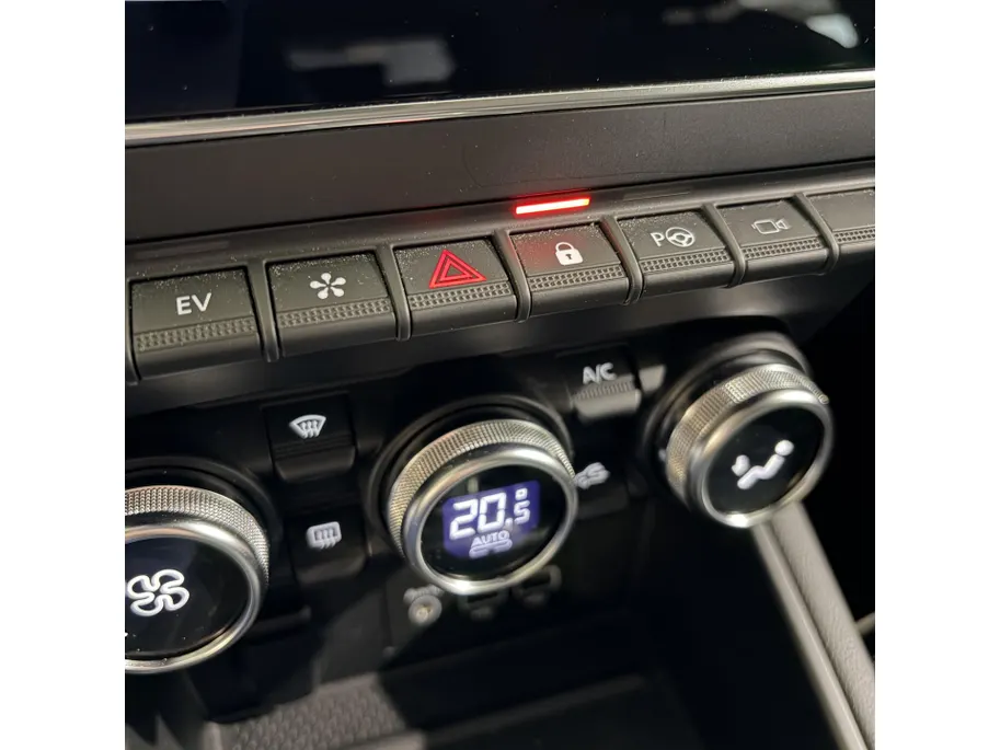 Renault Captur 160PK E-Tech Plug-in Hybrid Edition One Automaat | 360 Camera | 9,3' Navi  | Cruise Control | Climate Control | Apple CarPlay/Android Auto | Lichtmetalen Velgen | Full LED | Licht & Regen Sensor |