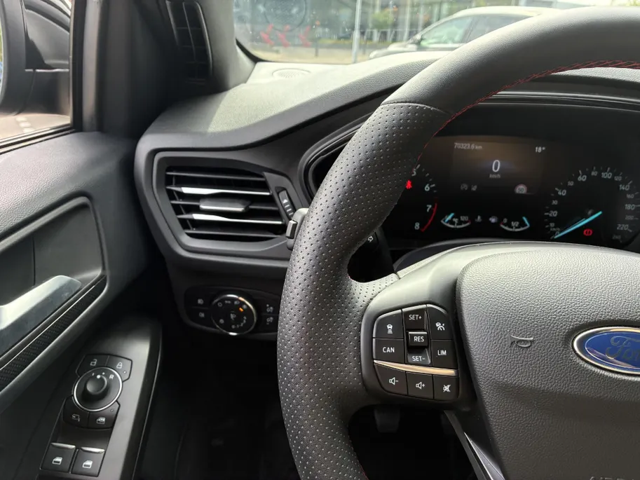 Ford Focus Wagon 1.0 EcoBoost Hybrid ST Line