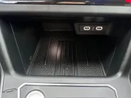 Volkswagen Taigo 1.0 TSI R-Line | Digital Cockpit | Camera | Adaptive Cruise Control | Apple CarPlay & Android Auto | LMV | Climate Control | Parkeersensoren | Verwarmde Spiegels |