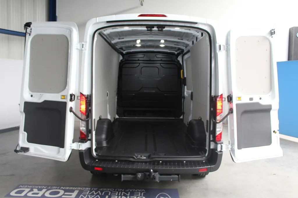 Ford Transit 350 2.0 TDCI L3H2 Trend 130 PK | Trekhaak |