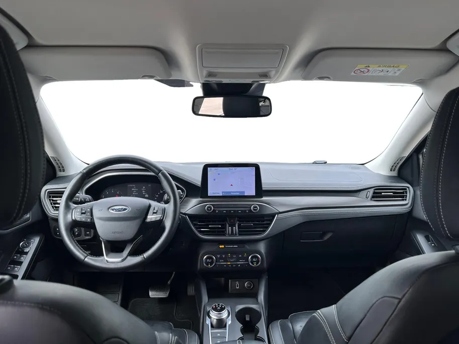 Ford Focus Wagon 1.5 EcoBoost Vignale | Parkeercamera | Adaptieve Cruise Control | Leder | Stoel- en stuurverwarming