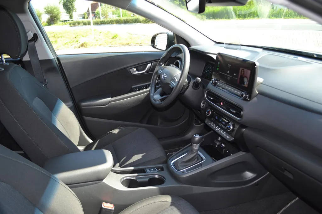 Hyundai Kona 1.6 GDI HEV FASHION|TREKHAAK|NAVI|CARPLAY|HEA