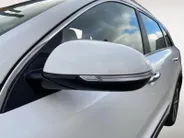 Kia e-Niro DynamicLine 64 kWh | Climate control | Navigatie | 17 inch LM-velgen | Keyless | AppleCarPlay-Android Auto | Parkeercamera | SOH 99.3% |