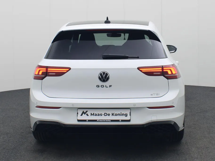 Volkswagen Golf 1.5eTSI/150PK R-Line Black Style DSG · Navigatie · Camera + Parkeersensoren · Apple/Android Car Play · Garantie t/m 18-11-2026  · EXTRA INRUILKORTING ·