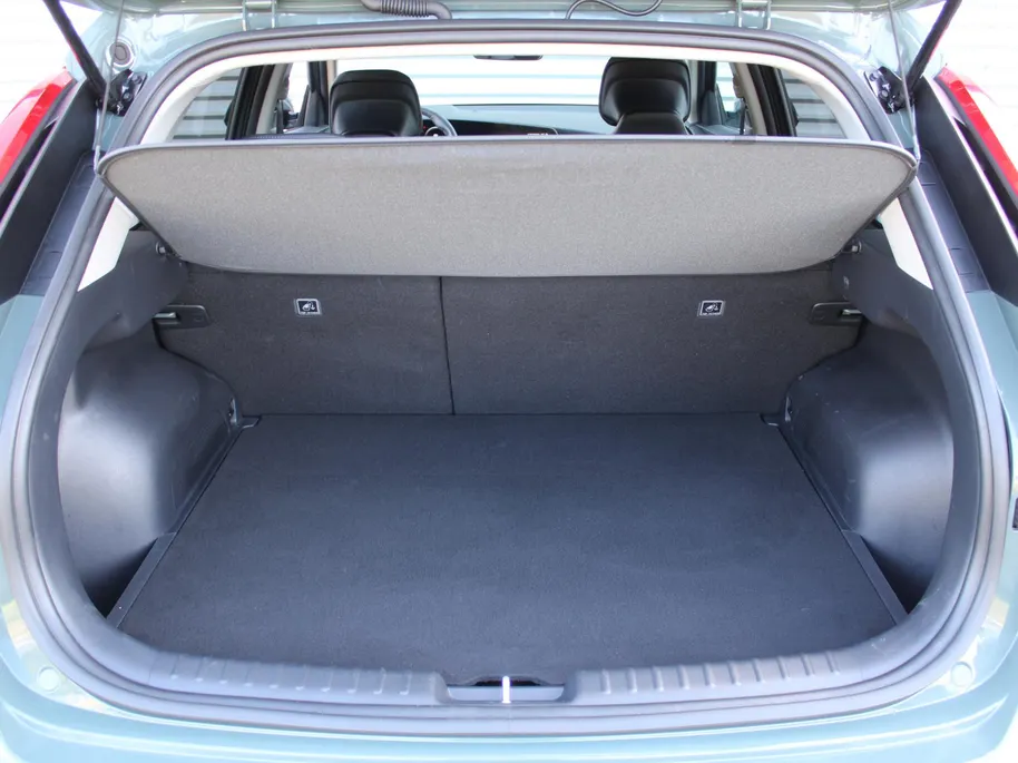 Kia Niro EV Air 64.8 kWh | Stuur-/stoelverwarming | Camera | Cruise adapt. | 17' LM | Elekt. stoelverstelling | Dodehoek detectie | LED | Clima |