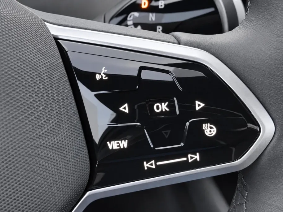 Volkswagen ID.7 Tourer Pro 77 kWh 210kW/286PK · Trekhaak · 360°Camera · Stoel- stuur- & voorruitverwarming · Garantie t/m 16-10-2027