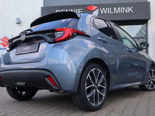 Toyota Yaris 1.5 Hybrid 115 Dynamic | V+A Parkeersensoren | Stoel & Stuur Verwarming