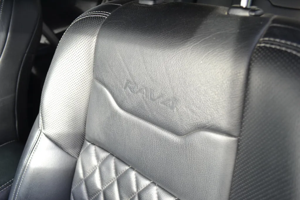 Toyota RAV4 2.5 HYBRID AWD EXECUTIVE|LUXE|TREKHAAK