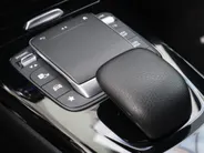 Mercedes-Benz A-Klasse 250 e AMG Line | HUD | Multispaak | LED | Navigatie | Camera | Automaat