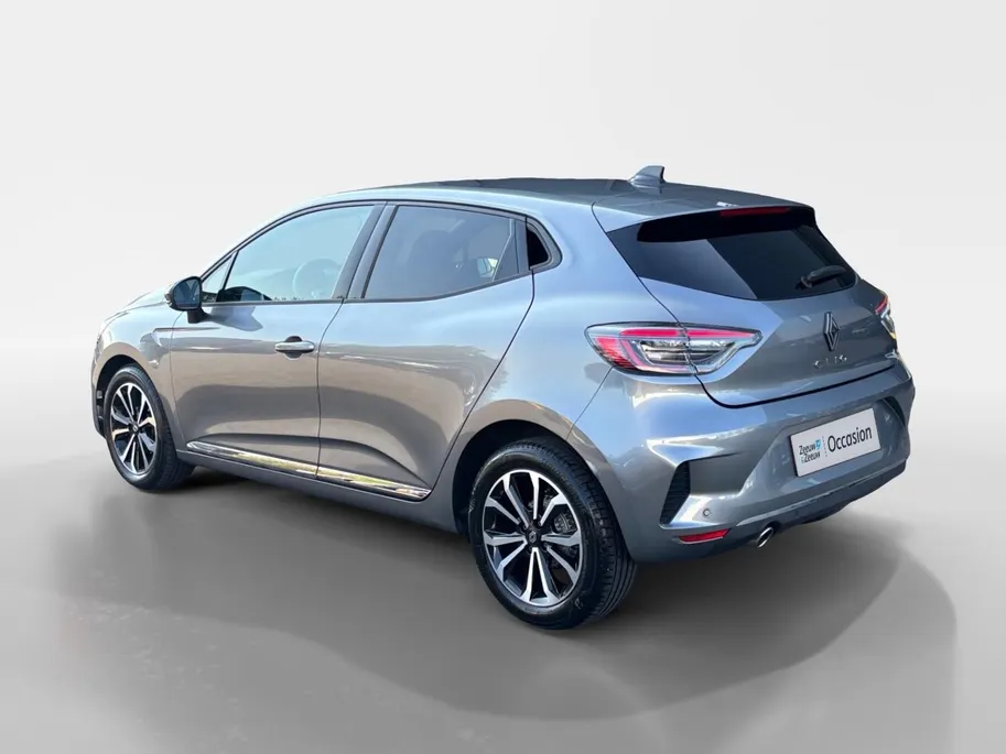 Renault Clio 90PK TCe GPF Techno | Navi | Camera | Parkeersensoren | Digital Cockpit | Apple CarPlay/Android Auto | Armsteun | Licht & Regen Sensor | Climate Control |