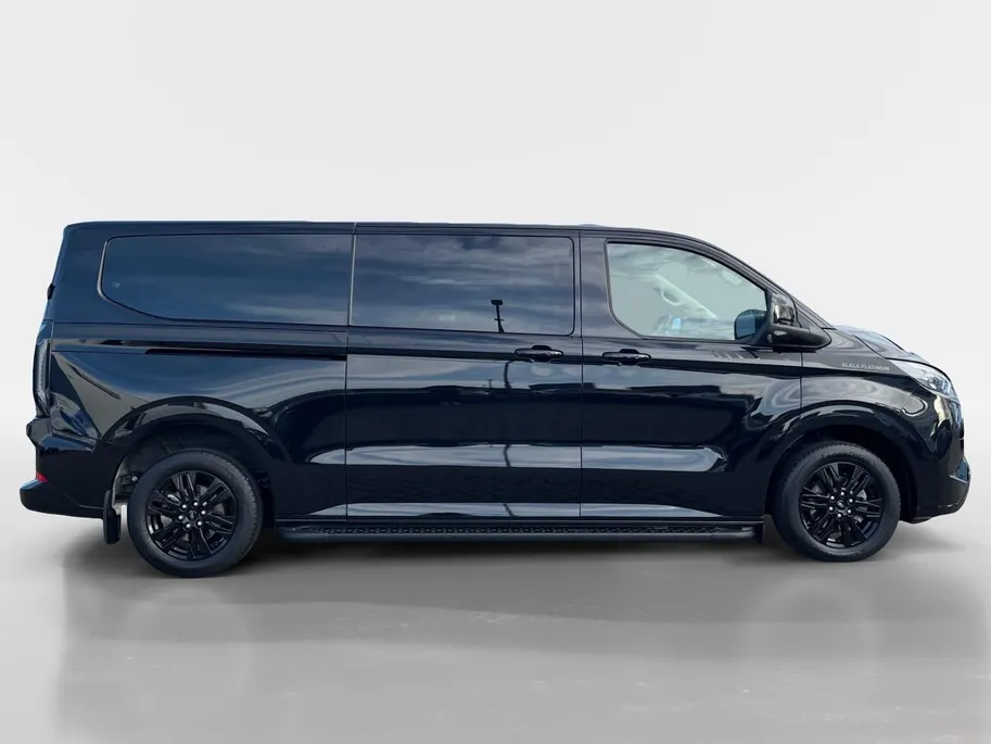 Ford Transit Custom 320 2.5 PHEV L2H1 Black Platinum DC EXCL. BTW &  | 233 pk Automaat | Lederen bekleding | Navigatie | Treeplanken | LM velgen 17' zwart | 360 graden camera | Dubbele schuifdeur