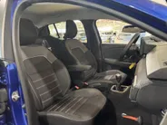 Dacia Sandero 90PK TCe Comfort | Apple CarPlay/Android Auto | Airco | Cruise Control | Full LED | Armsteun | Elektrische Ramen & Spiegels | Licht & Regen Sensor |