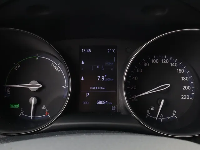 Toyota C-HR 2.0 Hybrid First Edition Trekhaak | Blindspot | Stuur en stoelverwarming
