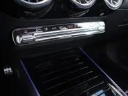 Mercedes-Benz GLA 250 e Star Edition AMG Line l Trekhaak l Keyless l Verwarmbare voorstoelen