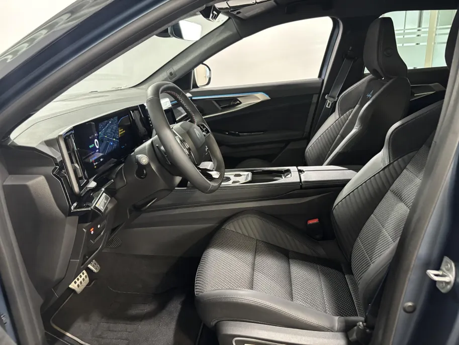 Renault Austral 200PK E-Tech Full Hybrid Esprit Alpine Automaat | DEMO - Beschikbaar per 30-09-2026 | Afneembare Trekhaak | Elektrisch Verstelbare Stoelen | Harman Kardon Audio | Adaptive Cruise Control | Climate Control | Apple CarPlay/Android Auto |