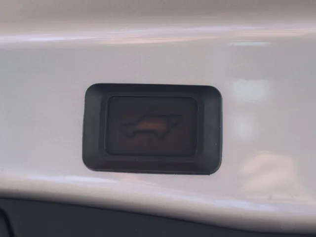 Toyota RAV4 2.5 Hybrid AWD Style | Trekhaak | PDC v/a | Stuur/stoel verwarm.